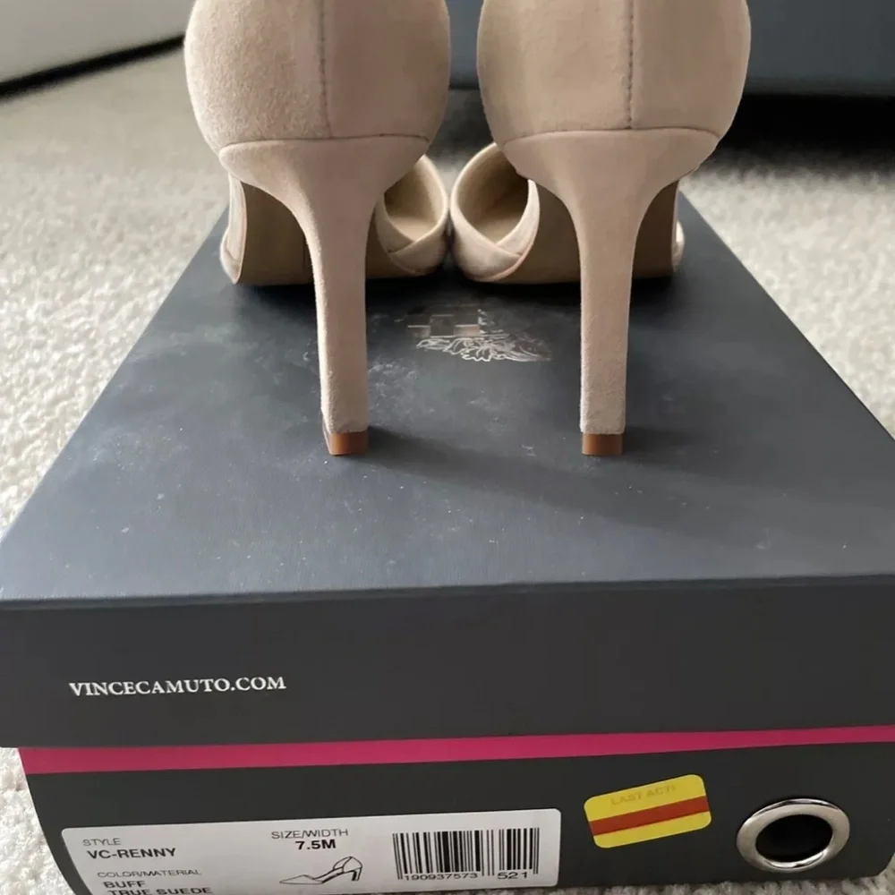 Vince Camuto Womens VC-Renny Suede Closed Toe Classic Pumps, Buff, Size 7.5 T1q7 - Picture 4 of 4
